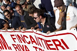 Le proteste dei lavoratori alla Fincantieri di Monfalcone.