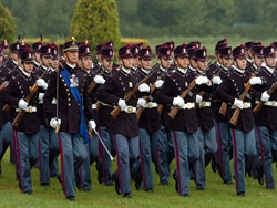 Cadetti dell'esercito durante una cerimonia 