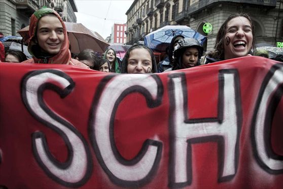Torino, la protesta degli studenti