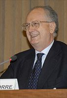 Il professor Giuseppe Dalla Torre.