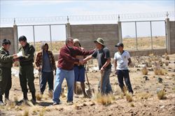 Riccardo Giavarini nel centro di Qalauma, il primo carcere minorile della Bolivia, voluto per offrire ai giovani detenuti percorsi educativi utili al reinserimento (foto: Nino Leto).