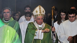 Il cardinale Tettamanzi in una recente visita pastorale