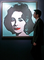 Liz Taylor nel ritratto che le fece Andy Warhol.