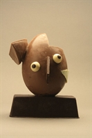 L'uovo cubista dedicato a Picasso dagli studenti.