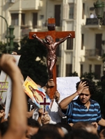 Una manifestazione di protesta dei copti del Cairo.