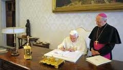 Mons. Filoni con Benedetto XVI