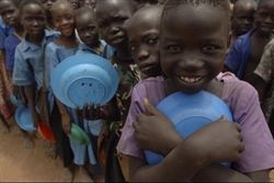 Uganda, 2010. Gli effetti di una fame prolungata sui bambini è devastante. La loro crescita mentale e fisica può essere compromessa irreversibilmente. Foto: World Food Programme (Fao)/ Vanessa Vick