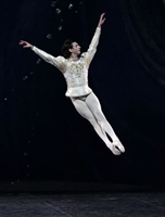 Eris Nexha, 29, ballerino del corpo di ballo del Teatro alla Scala di Milano.