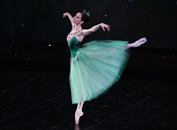 Petra Conti, ballerina del corpo di ballo del Teatro alla Scala.