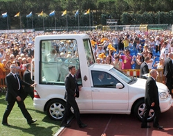 Il Papa allo stadio di San Marino