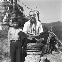 Padre  Clemente Vismara in Birmania.