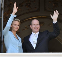I neosposi Charlene Wittstock e Alberto II di Monaco.