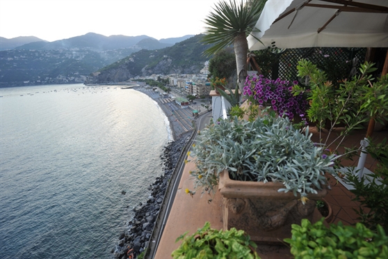 Costiera Amalfitana, terrazza sul mare