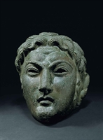 Una maschera da cavaliere per torneo del II secolo dopo Cristo.