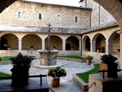 Il chiostro di San Damiano (foto: Ilda Casati).