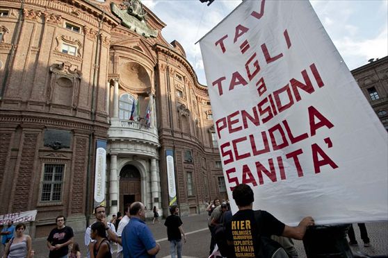 Torino, la carica degli "indignados"