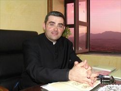 Don Martino Romano, 36 anni, da sette parroco di Castelcivita.
