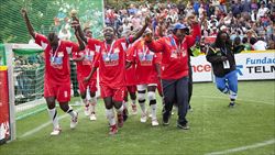 La gioia delle giocatricie del Kenya, vincitrici della homeless world Cup femminile. 