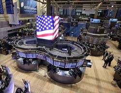 L'interno della Borsa di New York, a Wall Street (foto Ap). 