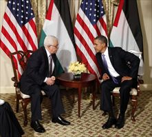 New York, 21 settembre 2011. Il Presidente degli Stati Uniti d'America, Barack Obama, a colloquio con il Presidente palestinese Mahmud Abbas, meglio conosciuto come Abu Mazen. Foto: Ap. 