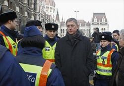 Ferenc Gyurcsany, ex premier socialista, arrestato durante una manifestazione di protesta.
