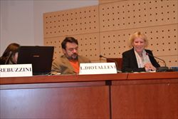 Il sociologo Luca Diotallevi durante l'incontro moderato dalla giornalista di Telenova  Annamaria Braccini (a destra nella foto).