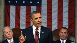 In queste foto: Barack Obama impegnato nel discorso sullo "Stato dell'Unione" che il Presidente degli Stati Uniti tiene all’inizio dell’anno di fronte alle Camere riunite, al Congresso americano di Capitol Hill (foto Reuters).