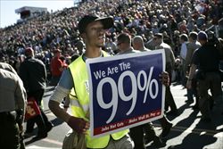 Manifestanti del movimento "Occupy" a Pasadena, in California (foto Reuters).
