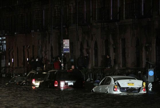 Notte a New York con l'uragano Sandy