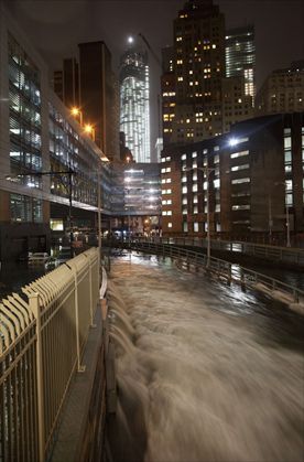 Notte a New York con l'uragano Sandy