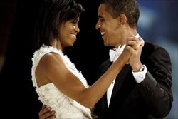 La coppia presidenziale. Stanotte round decisivo in Tv per Obama.