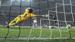 Il secondo gol di milito contro la Juventus (foto del servizio: Reuters).