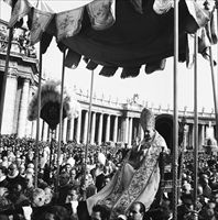Giovanni XXIII apre il Concilio Vaticano II (Ansa).