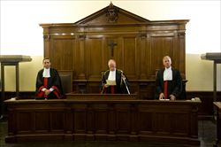 Il tribunale vaticano durante il processo Vatileaks (foto Reuters)