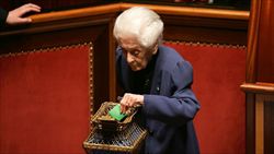 Rita Levi Montalcini in Parlamento (Reuters).