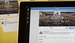 L'immagine del primo tweet pubblicato dall'account di Benedetto XVI (Reuters).