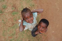 Bambini in Malawi (tutte le foto sono di Save the children).