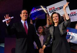 Il principale rivale di Romney, il cattolico Rick Santorum, con la moglie (foto Reuters). 