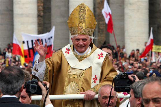 Bendetto XVI, 85 anni al servizio di Cristo