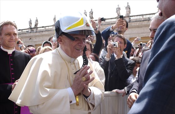 Bendetto XVI, 85 anni al servizio di Cristo