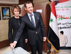 Bashar al Assad con la moglie Asma (foto del servizio: Ansa).