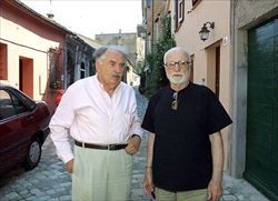Tonino Guerra e Mario Monicelli (Ansa).