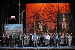 Una scena di "La battaglia di Legnano" andato in scena al Verdi di Trieste.