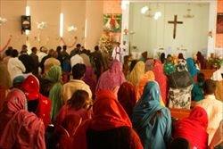 Pakistan. Una celebrazione in una chiesa cristiana. Foto Corbis.