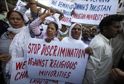  Manifestazioni contro le discriminazioni socio-economiche sulla base del credo religioso. Foto Reuters.