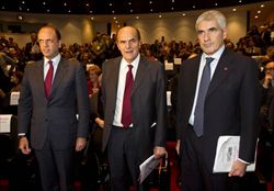 Da sinistra: il segreatrio del Pdl Angiolino Alfano, il segretario del Pd Pier Luigi Bersani e il segretario dell'Udc Pier Ferdinando Casini (Ansa).