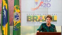Dilma Rouseff, presidente del Brasile, al summit  Rio +20. Questa fotografia e quella di copertina sono dell'agenzia Reuters. 