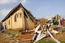 La chiesa distrutta a Jos l'11 giugno scorso (Foto: Ansa).