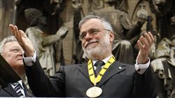 Andrea Riccardi nel 2009, quando fu insignito del Premio Carlomagno (Reuters).