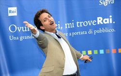 Beppe Fiorello racconterà in Tv Mimmo Modugno (Ansa).